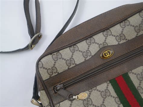 gucci vintage sling navy